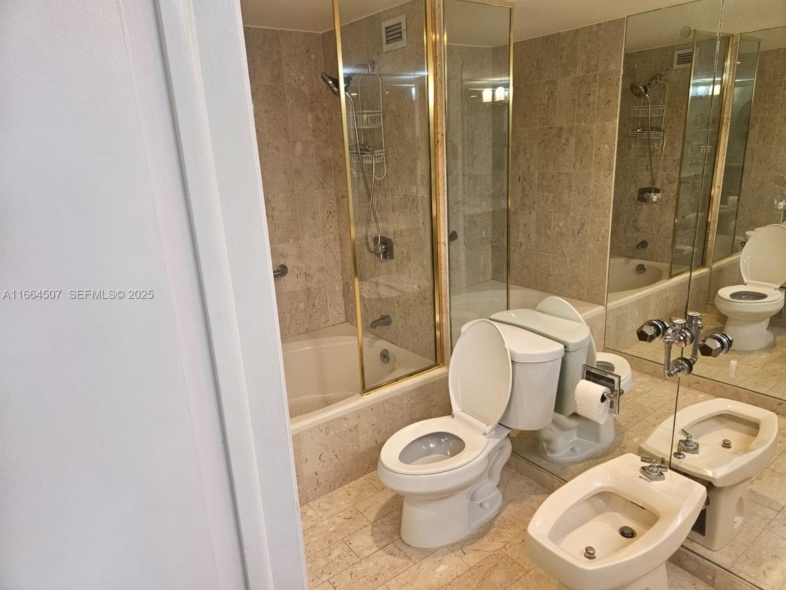 CRICKET CLUB CONDO · #401 in Miami - Photo 33