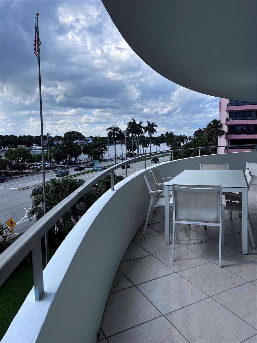 Seacoast 5151 · #405 in Miami Beach - Photo 17
