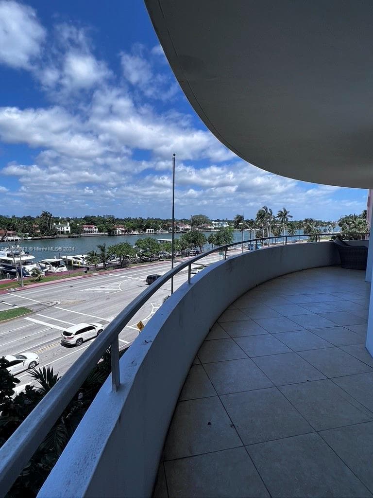 Seacoast 5151 · #505 in Miami Beach - Photo 11