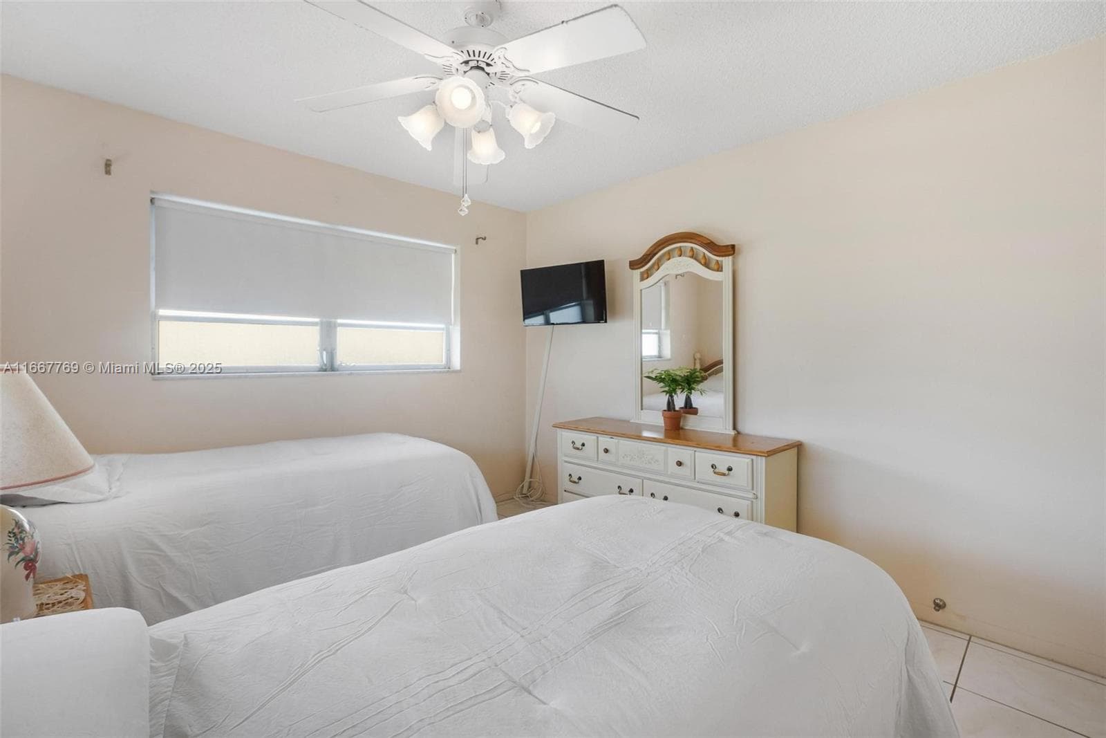 Beverly Hills Condo · #C111 in Hollywood - Photo 16
