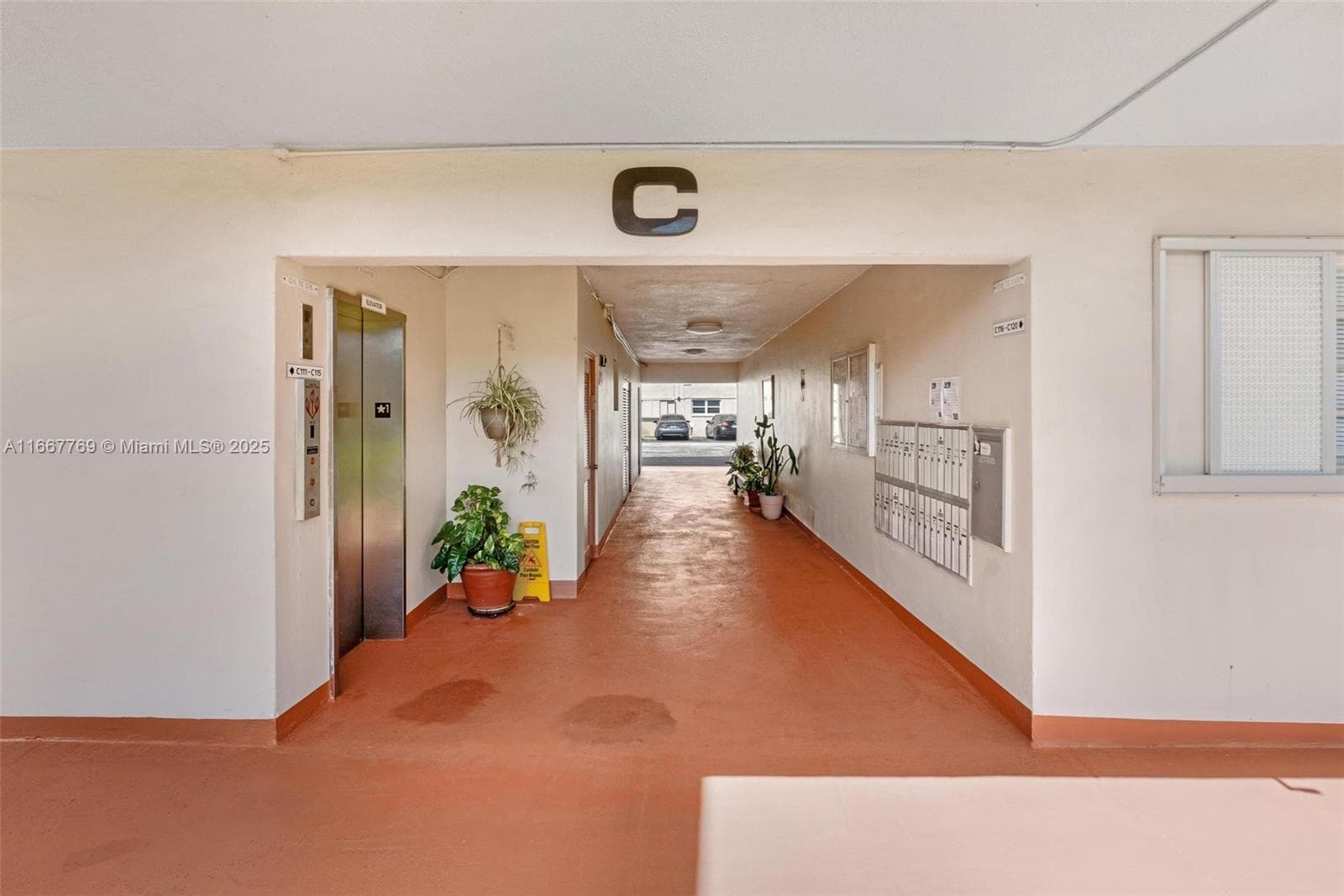 Beverly Hills Condo · #C111 in Hollywood - Photo 40