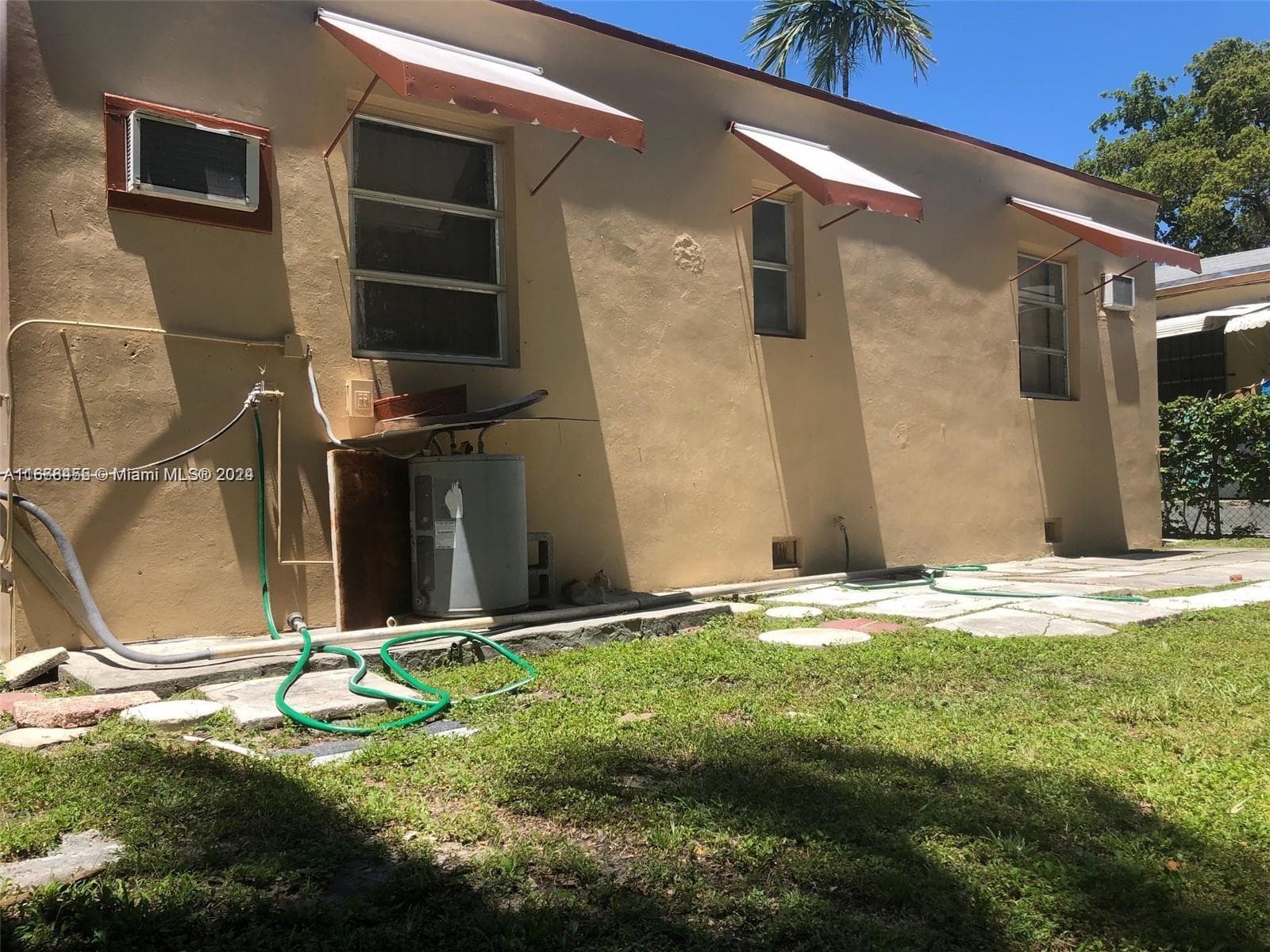 1810 NW 16th Ter photo 6