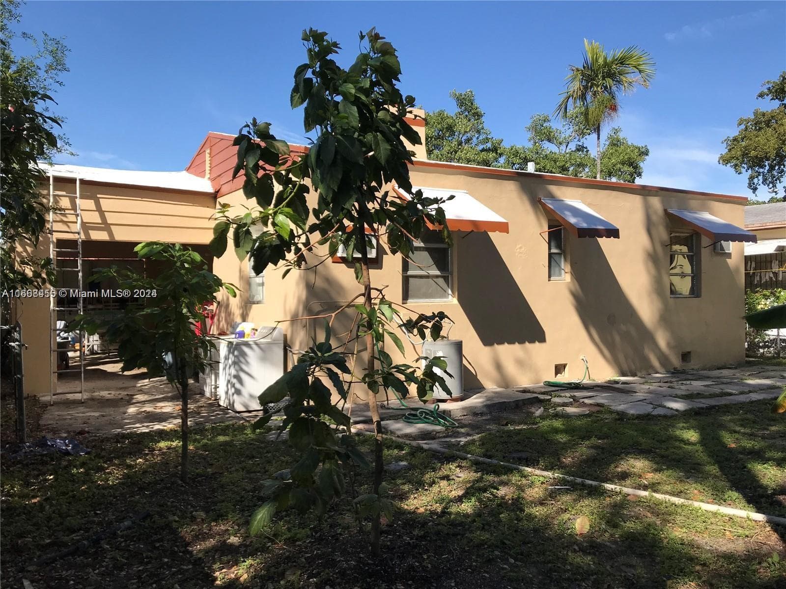 1810 NW 16th Ter photo 5