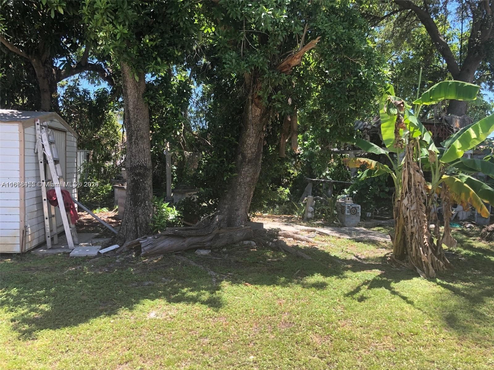 1810 NW 16th Ter photo 8