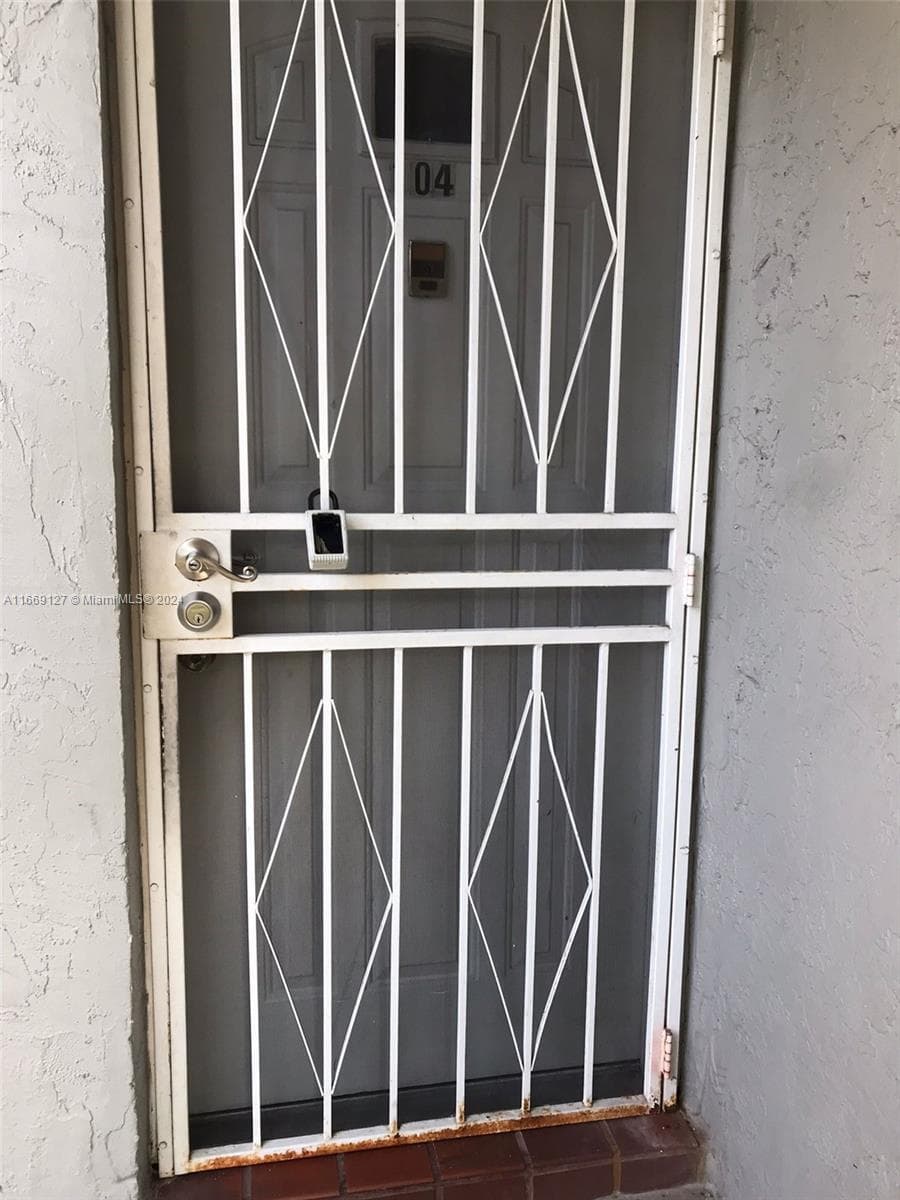 MONTEREY VILLAGE · #104-25 in Miami - Photo 6
