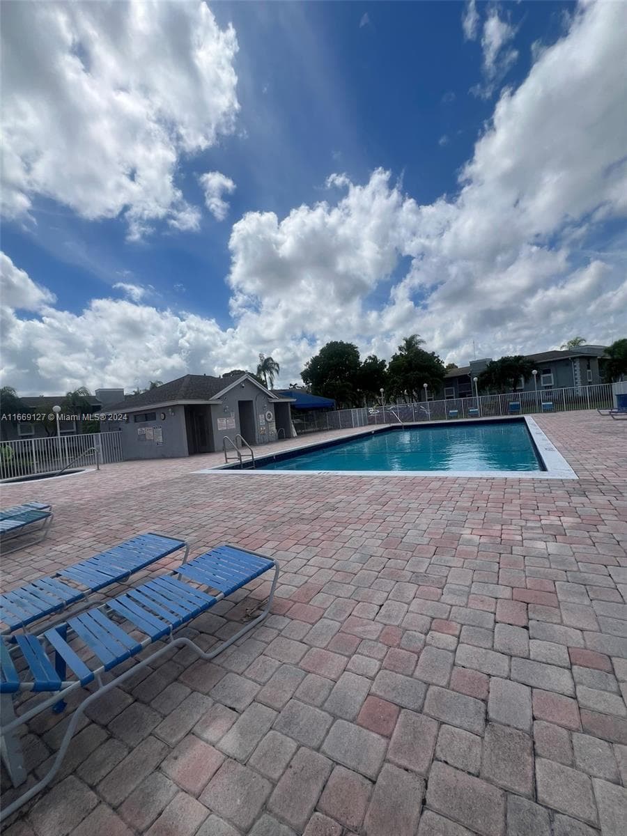 MONTEREY VILLAGE · #104-25 in Miami - Photo 5
