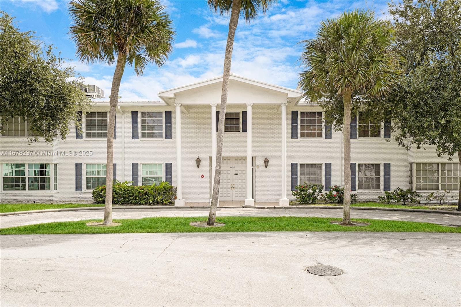 IMPERIAL POINT COLONNADES · #2303 in Fort Lauderdale - Photo 2