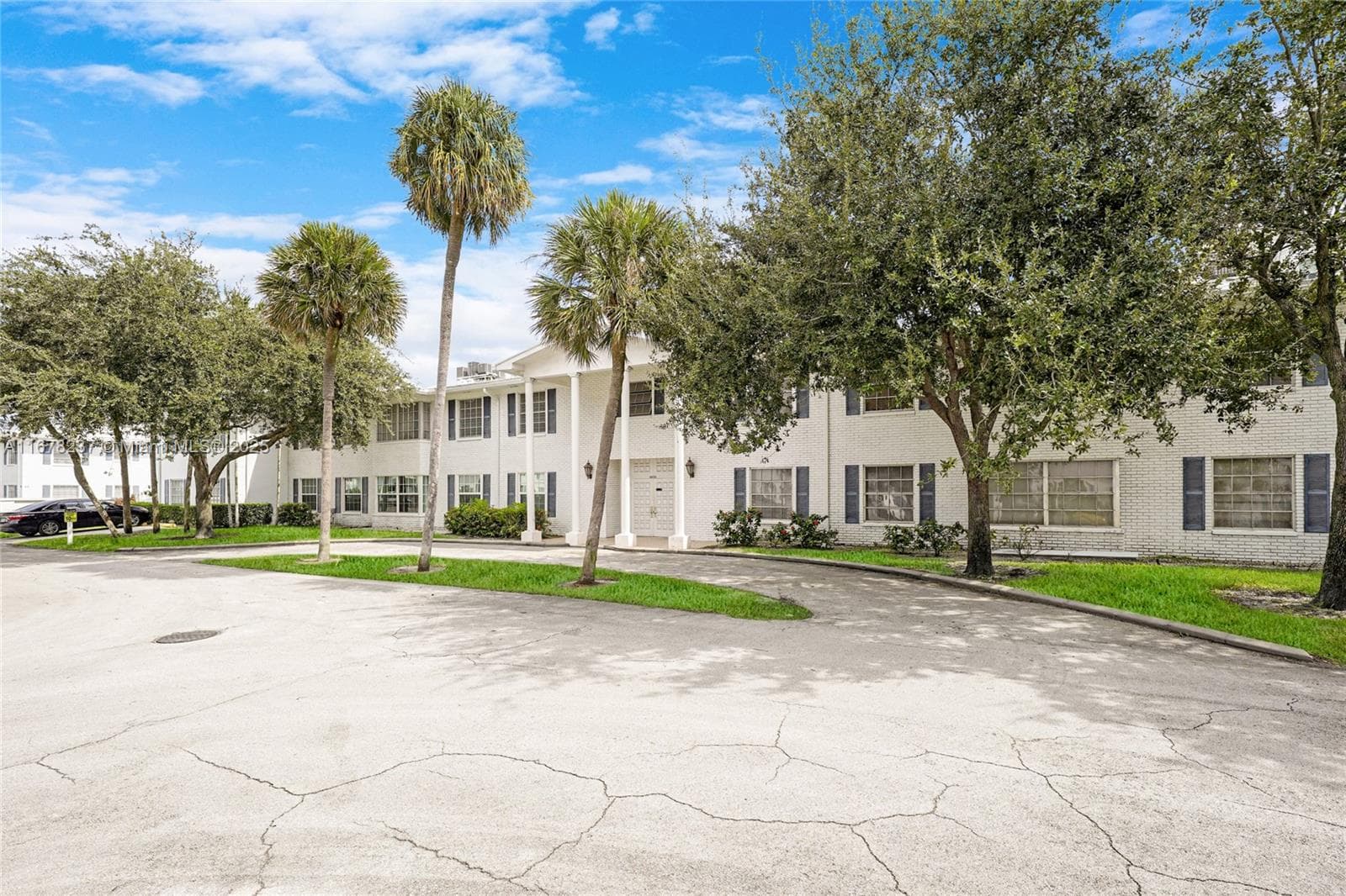 IMPERIAL POINT COLONNADES · #2303 in Fort Lauderdale - Photo 3