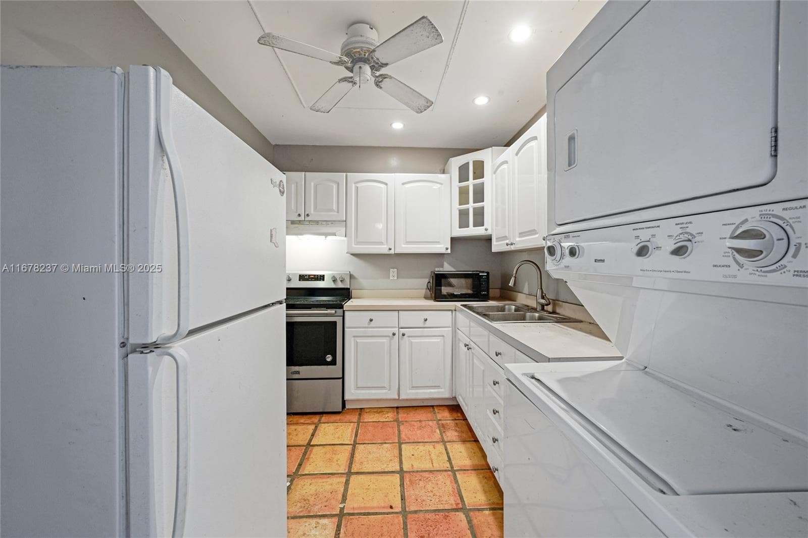 IMPERIAL POINT COLONNADES · #2303 in Fort Lauderdale - Photo 8