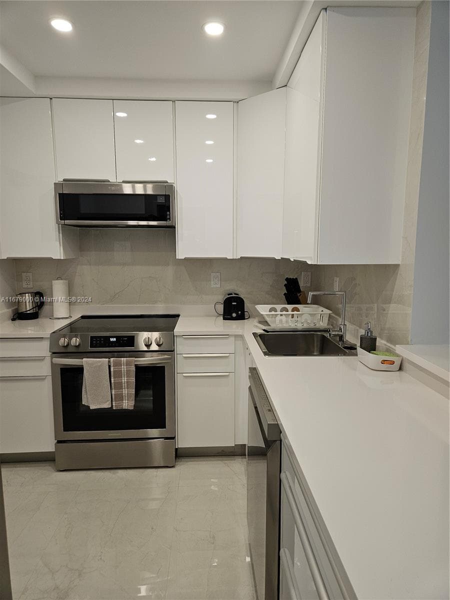 The Pavilion · #1605 in Miami Beach - Photo 5