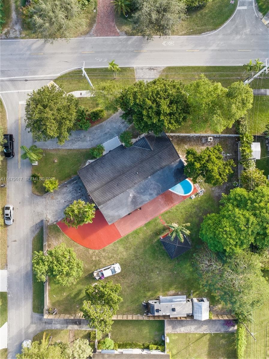 13550 SW 99th Pl photo 3