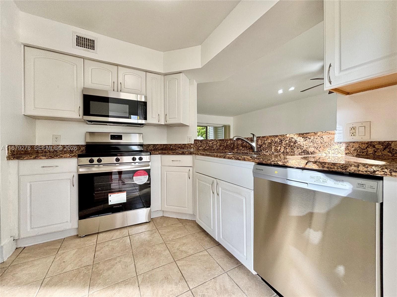 SUMMER LAKE · #104 in Oakland Park - Photo 2