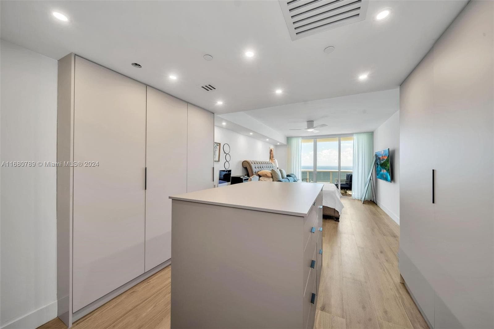 BEACH CLUB CONDO · #3202 in Hallandale Beach - Photo 15