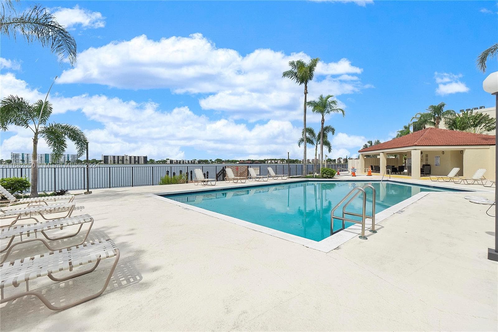 Lake Emerald · #315 in Oakland Park - Photo 42
