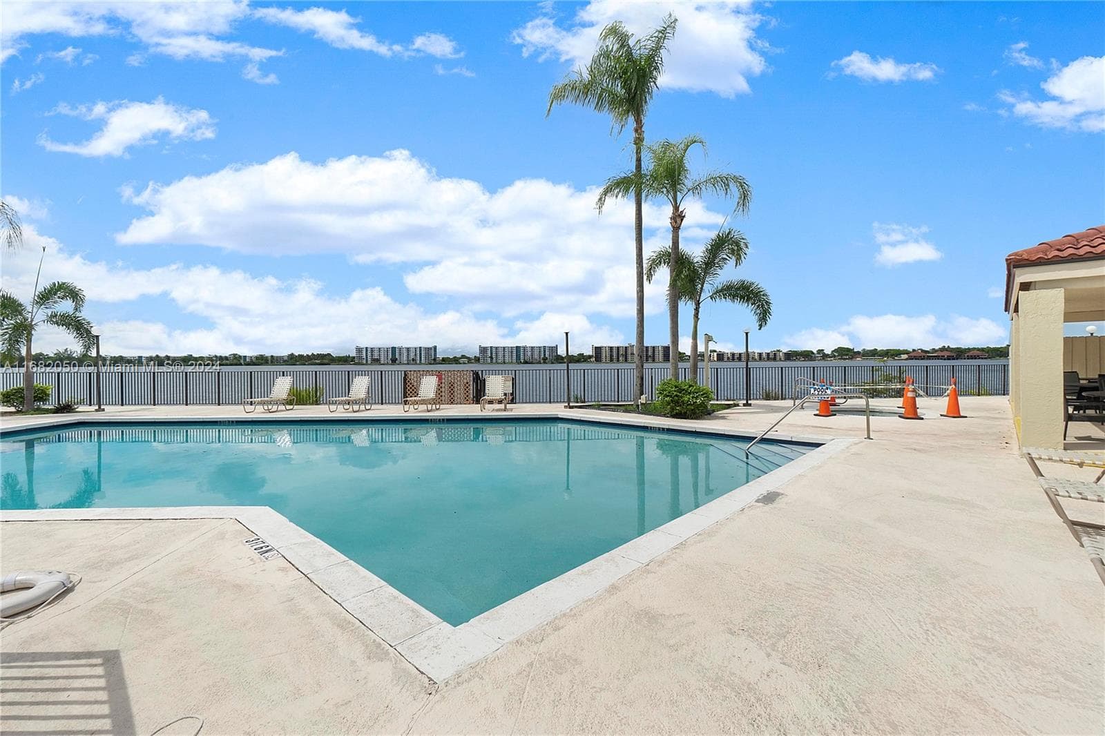 Lake Emerald · #315 in Oakland Park - Photo 43