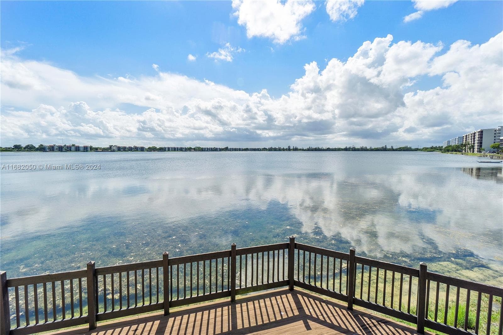 Lake Emerald · #315 in Oakland Park - Photo 1