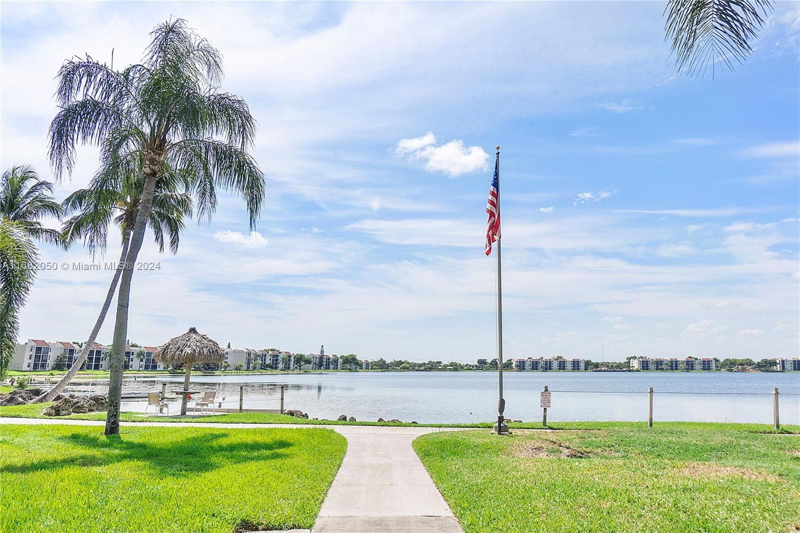 Lake Emerald · #315 in Oakland Park - Photo 38