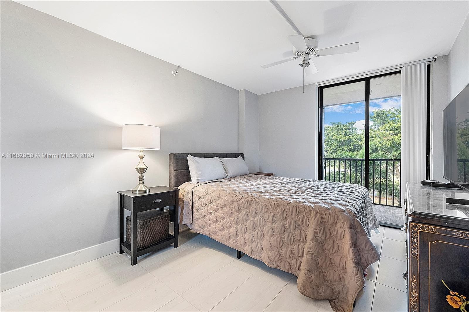 Lake Emerald · #315 in Oakland Park - Photo 19
