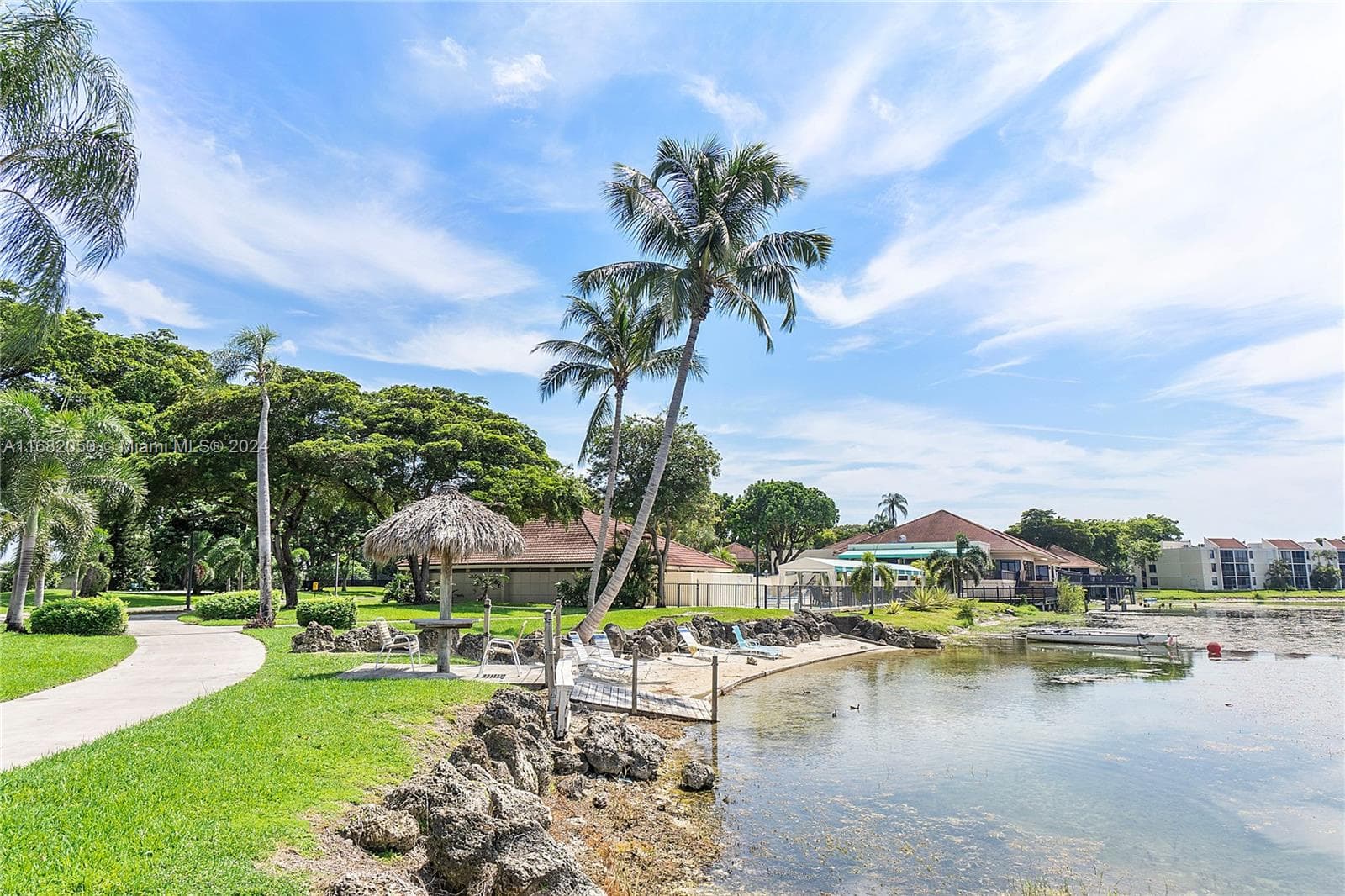 Lake Emerald · #315 in Oakland Park - Photo 40