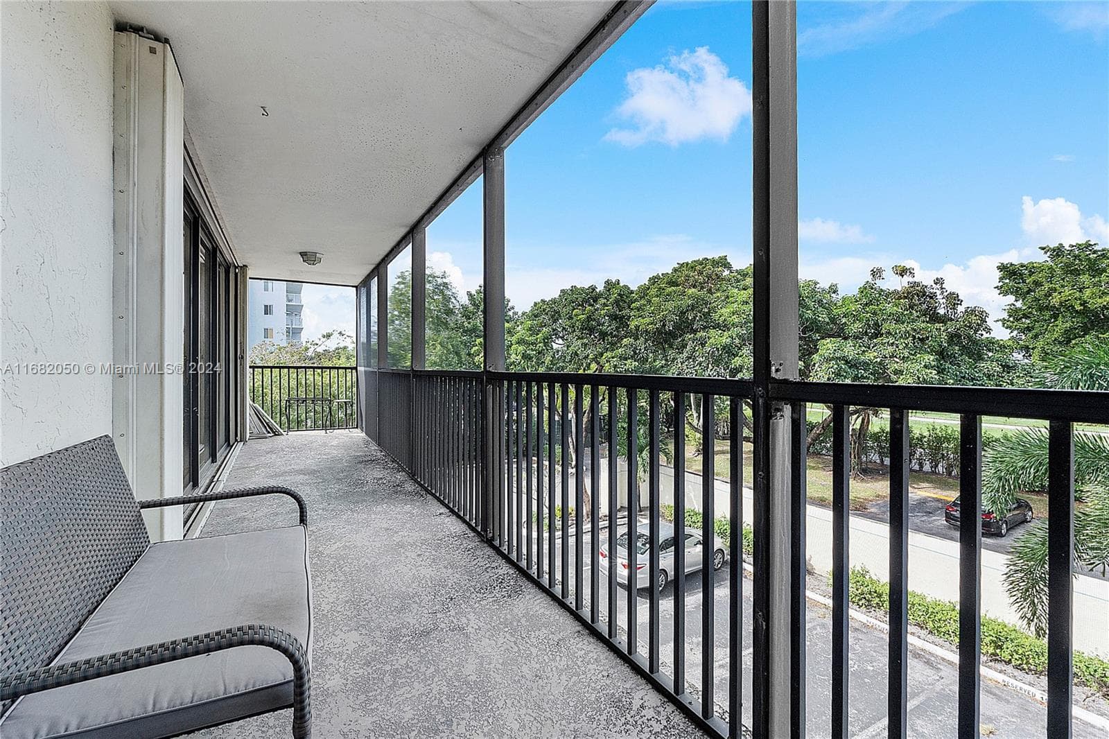 Lake Emerald · #315 in Oakland Park - Photo 31