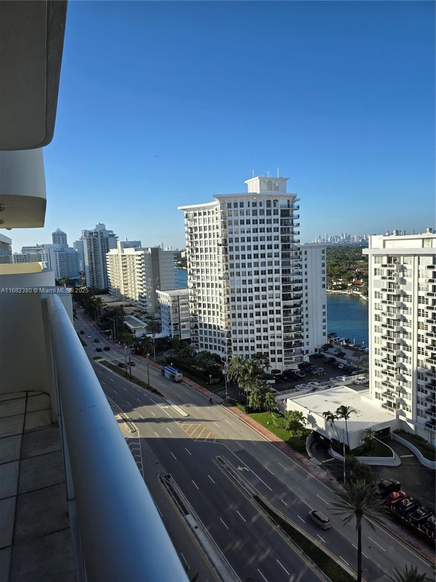 LEXCELLENCE CONDO · #1902 in Miami Beach - Photo 2