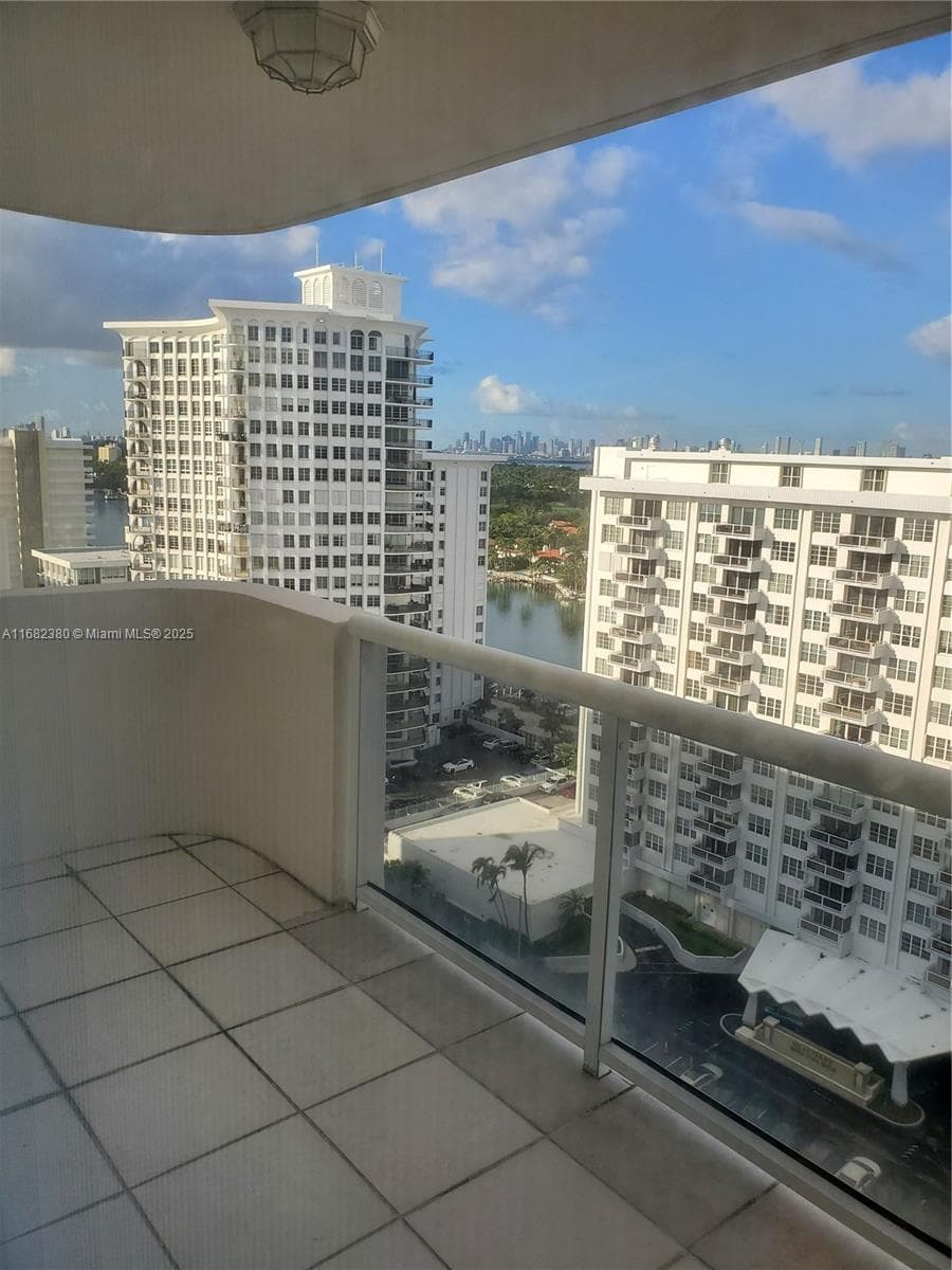 LEXCELLENCE CONDO · #1902 in Miami Beach - Photo 6