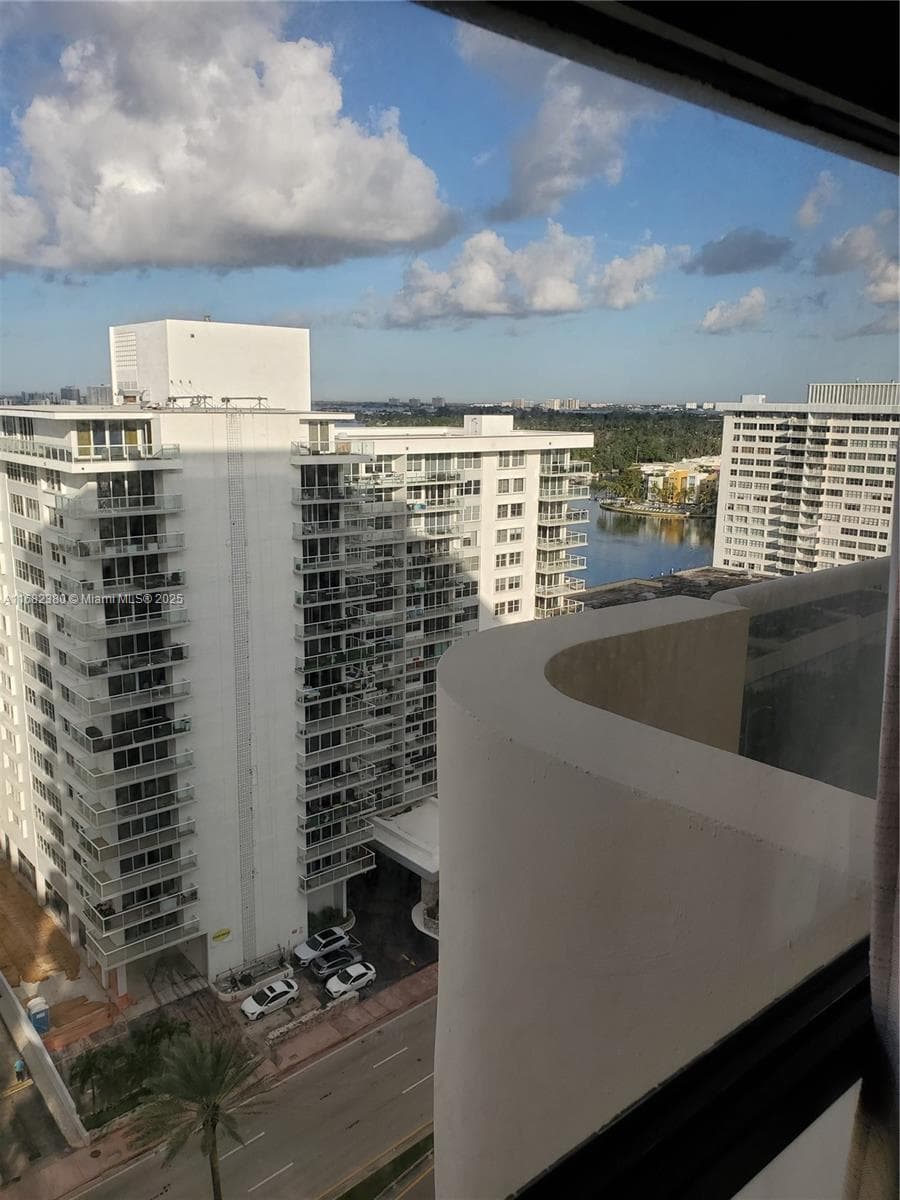 LEXCELLENCE CONDO · #1902 in Miami Beach - Photo 9