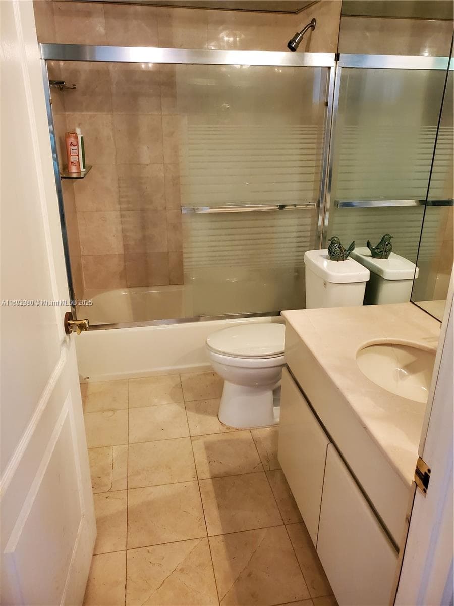 LEXCELLENCE CONDO · #1902 in Miami Beach - Photo 24