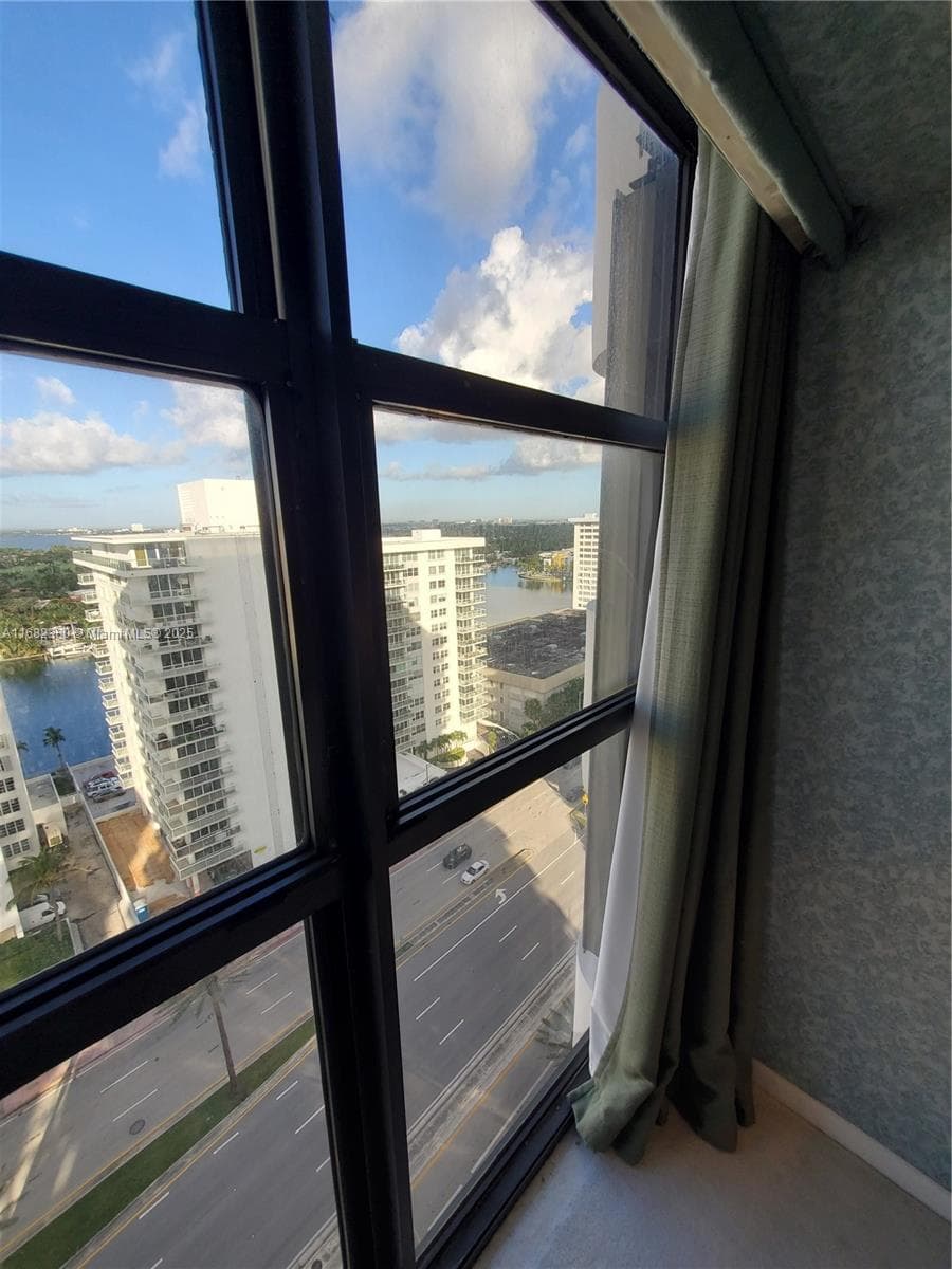 LEXCELLENCE CONDO · #1902 in Miami Beach - Photo 15