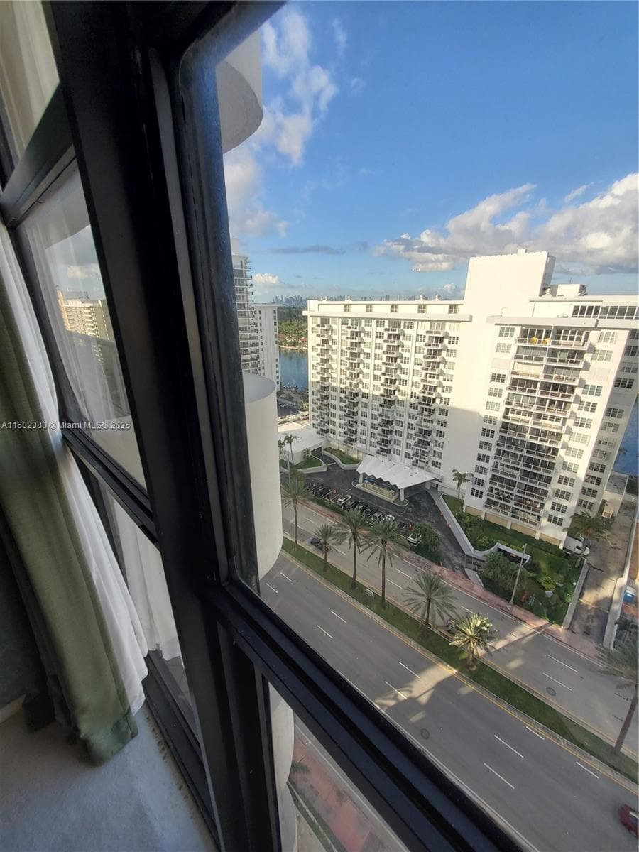 LEXCELLENCE CONDO · #1902 in Miami Beach - Photo 19