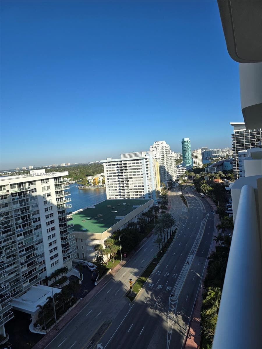 LEXCELLENCE CONDO · #1902 in Miami Beach - Photo 4
