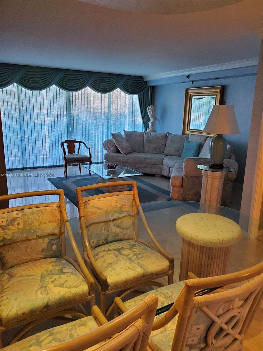 LEXCELLENCE CONDO · #1902 in Miami Beach - Photo 8