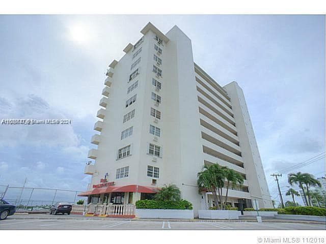 Bayshore Yacht & Tennis Club · #514 in North Bay Village - Photo 7