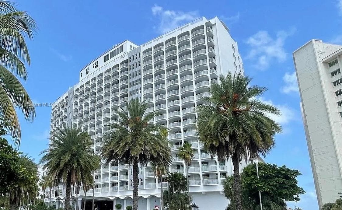THE CARRIAGE HOUSE CONDO · #412 in Miami Beach - Photo 43