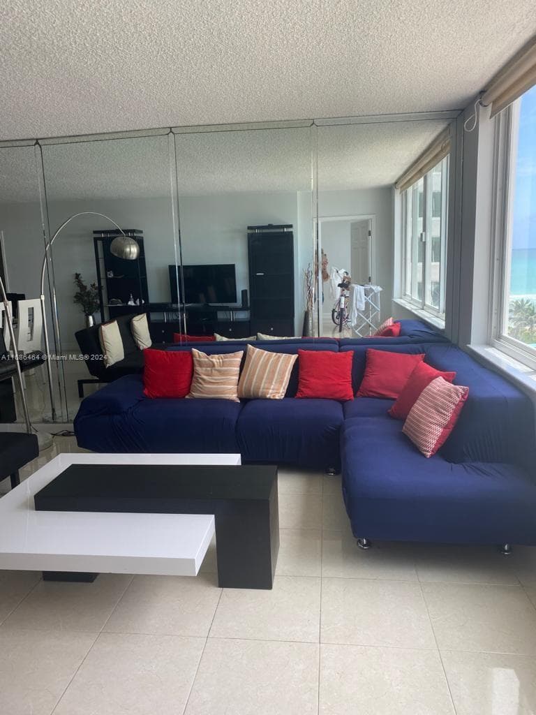 THE CARRIAGE HOUSE CONDO · #412 in Miami Beach - Photo 3