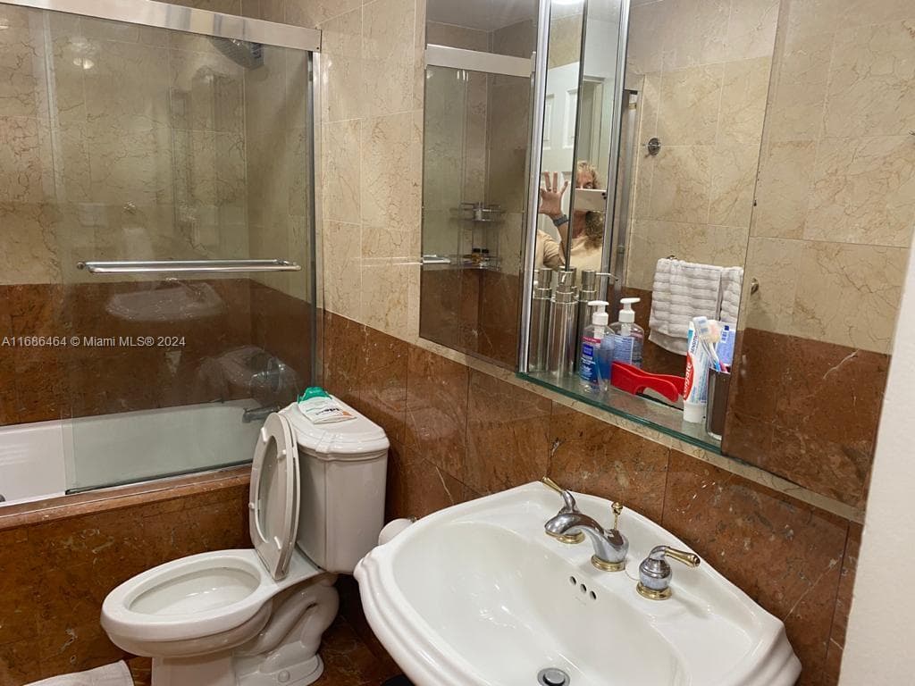 THE CARRIAGE HOUSE CONDO · #412 in Miami Beach - Photo 33