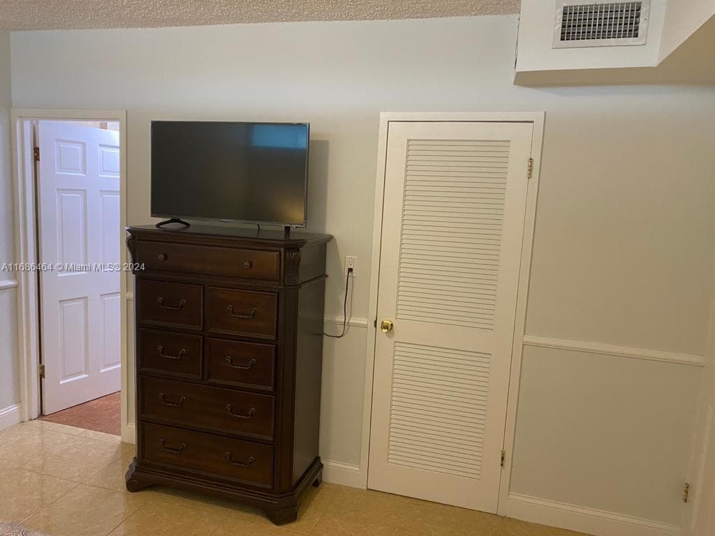 THE CARRIAGE HOUSE CONDO · #412 in Miami Beach - Photo 29