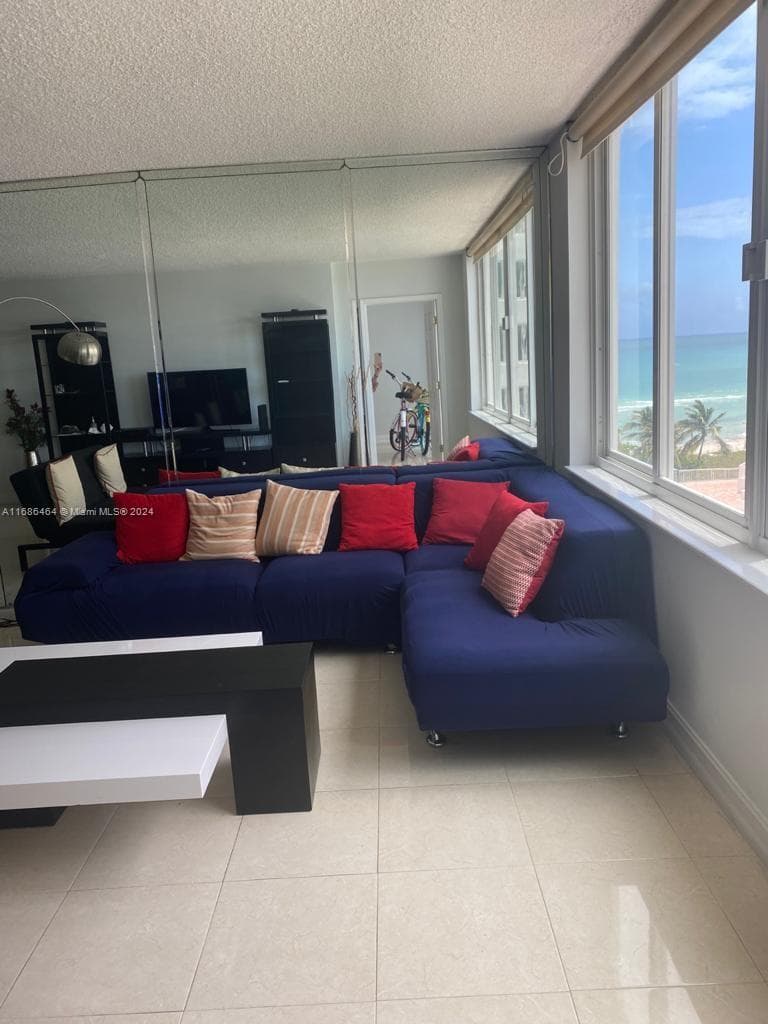 THE CARRIAGE HOUSE CONDO · #412 in Miami Beach - Photo 4