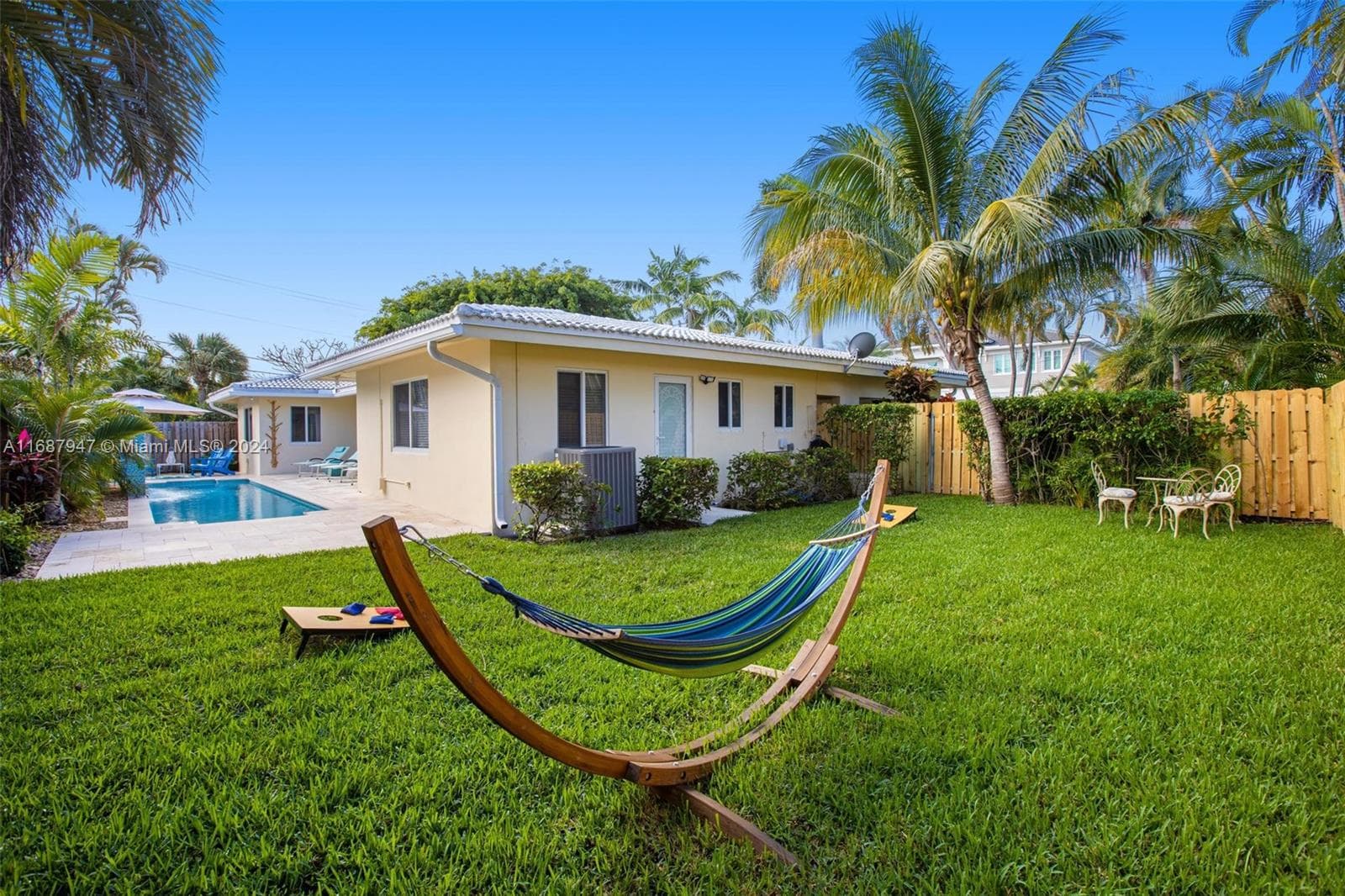 290 Tropic Dr photo 22