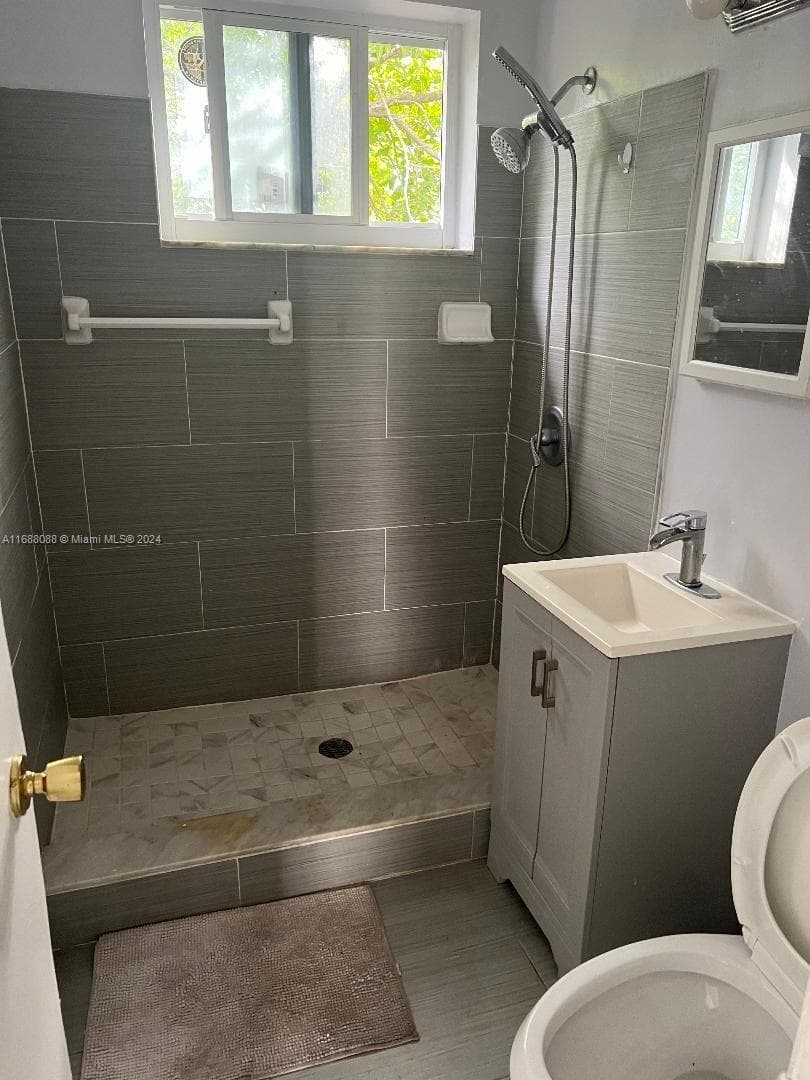 CASA LINDA PARK CONDO · #23B in Hollywood - Photo 3