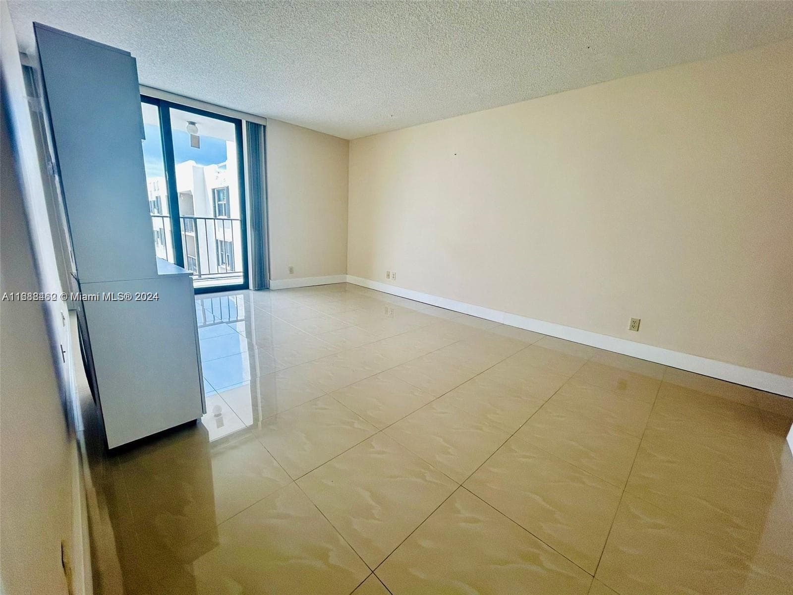Oceanfront Plaza · #409 in Miami Beach - Photo 12
