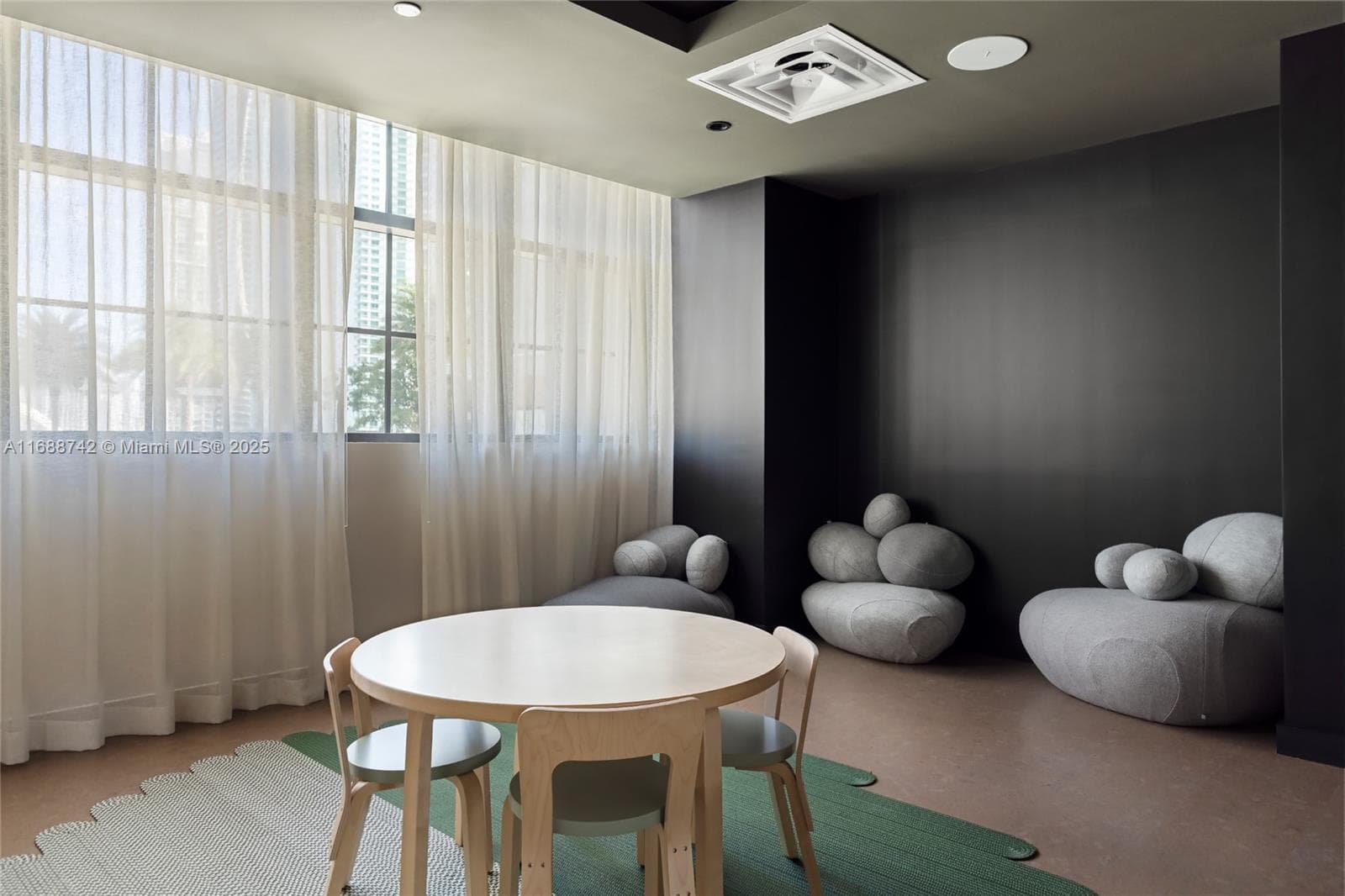 Kids Area