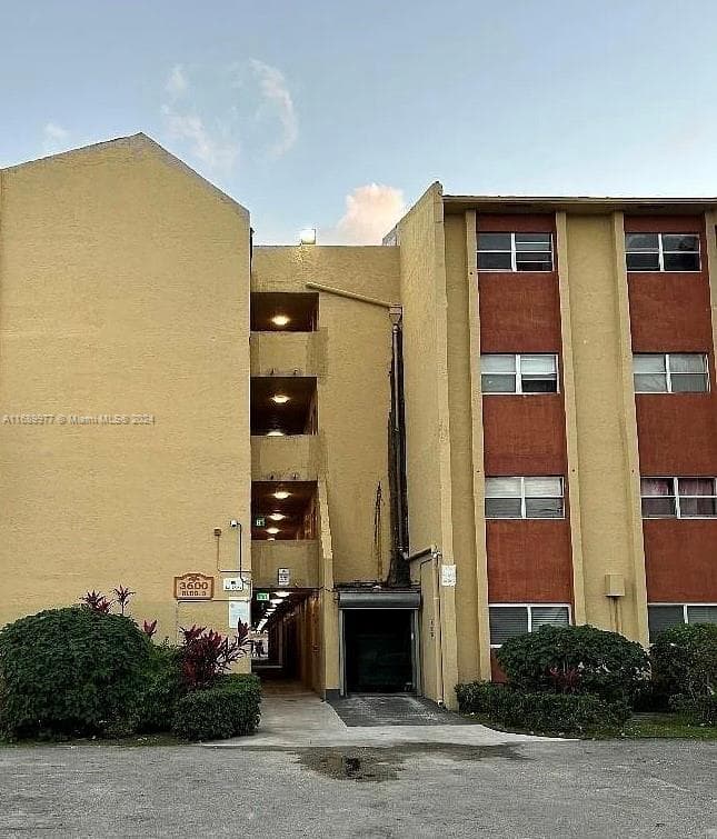 SUNSET HILLS 1 CONDO · #305 in Lauderdale Lakes - Photo 3