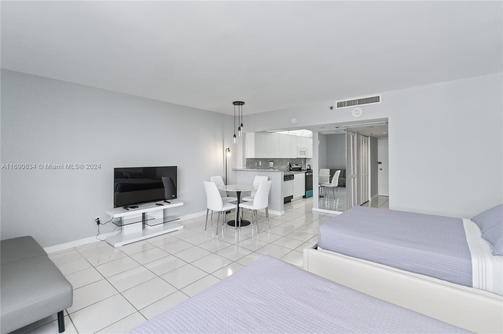 The Decoplage · #1016 in Miami Beach - Photo 4