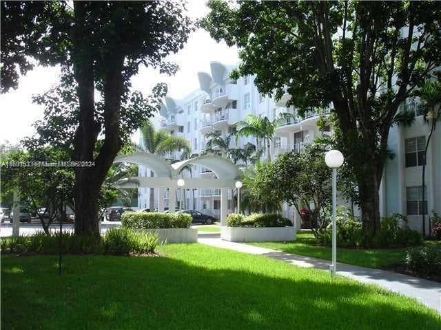Montecarlo · #B-411 in Miami - Photo 11