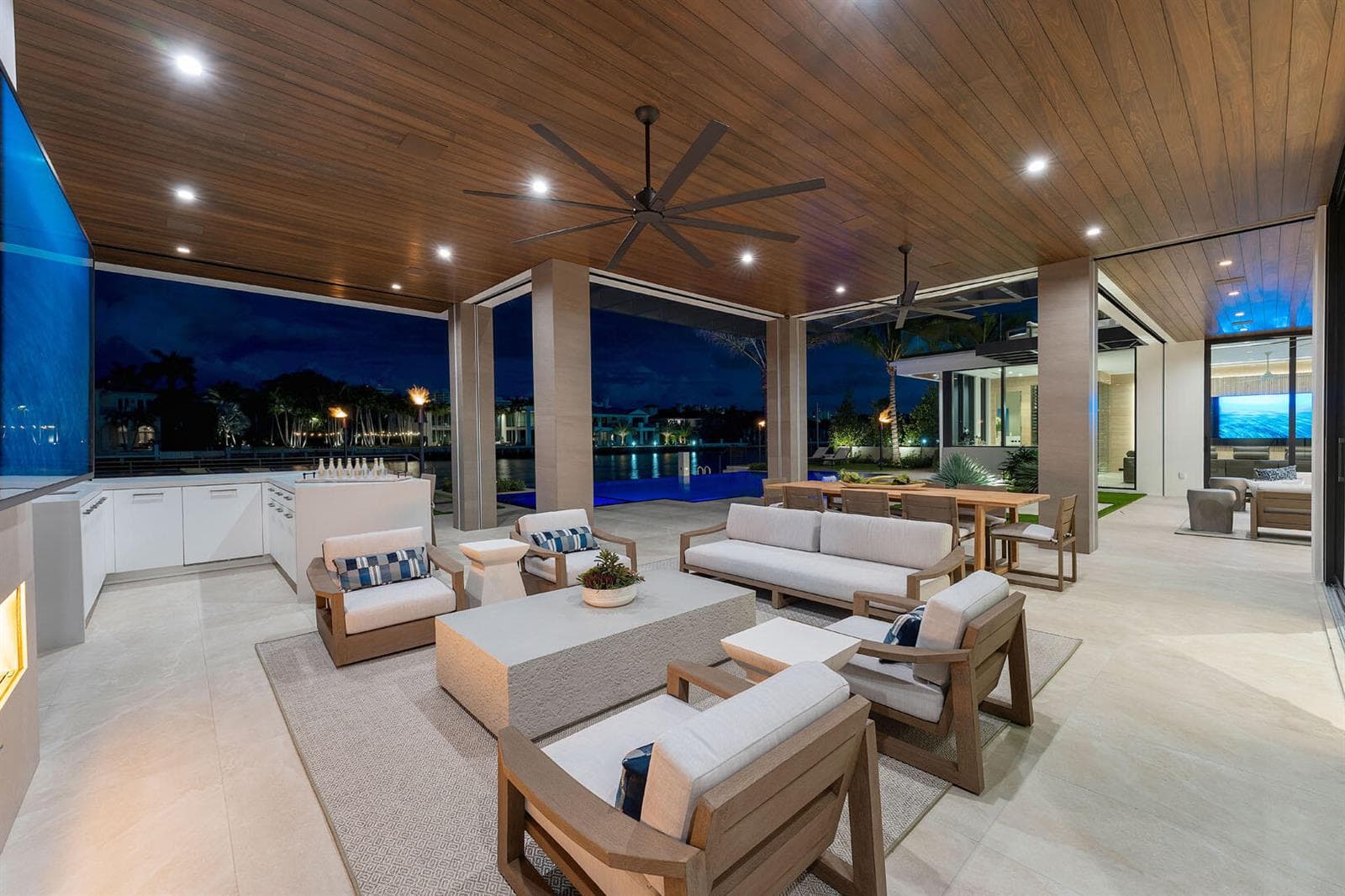 1520_Royal_Palm_Way_Dusk_22