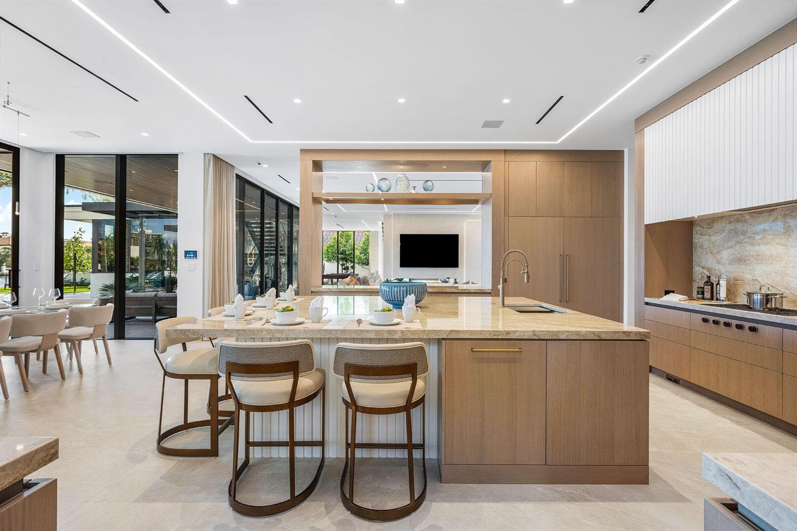 1520_Royal_Palm_Way_20