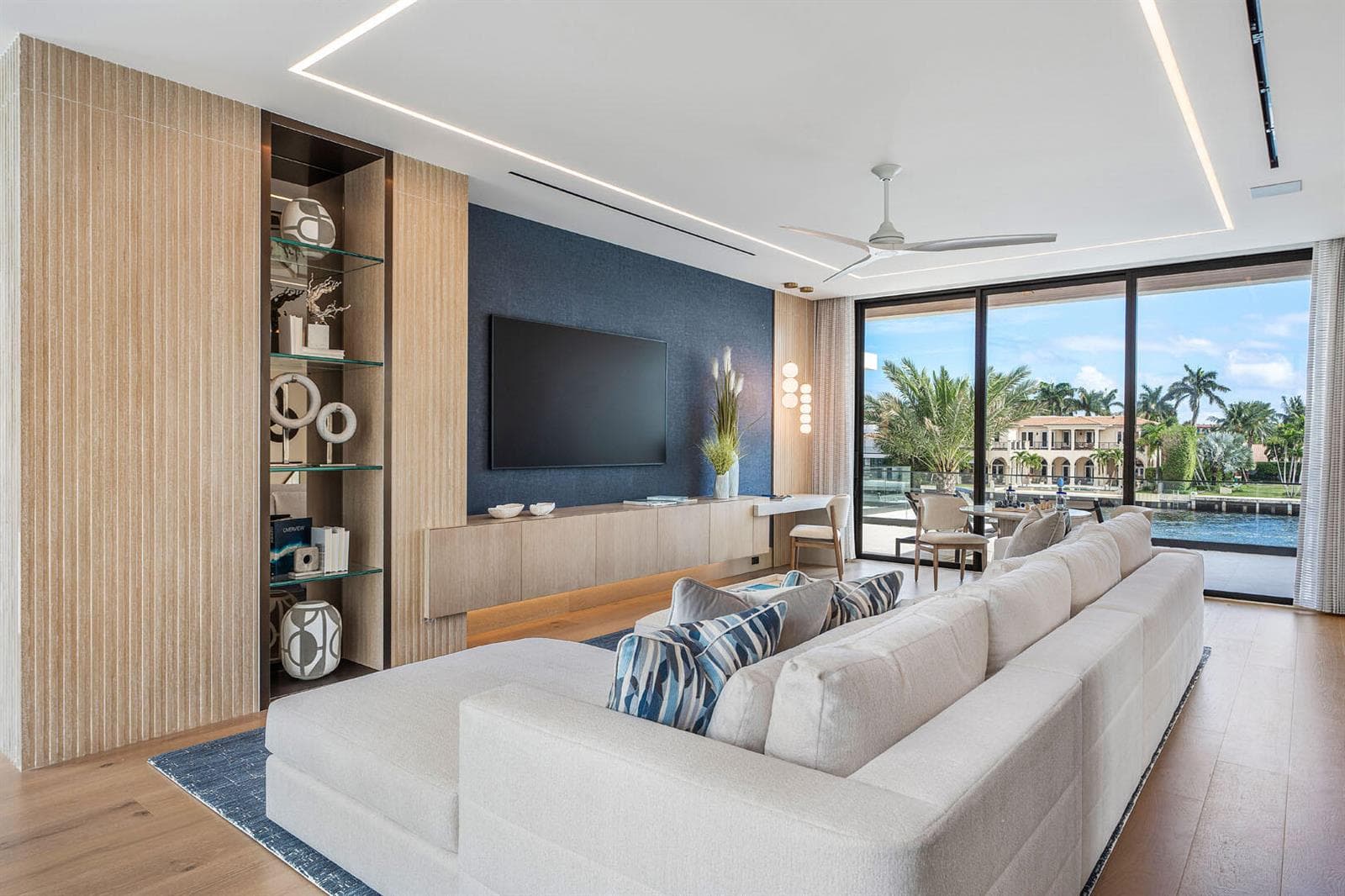 1520_Royal_Palm_Way_60
