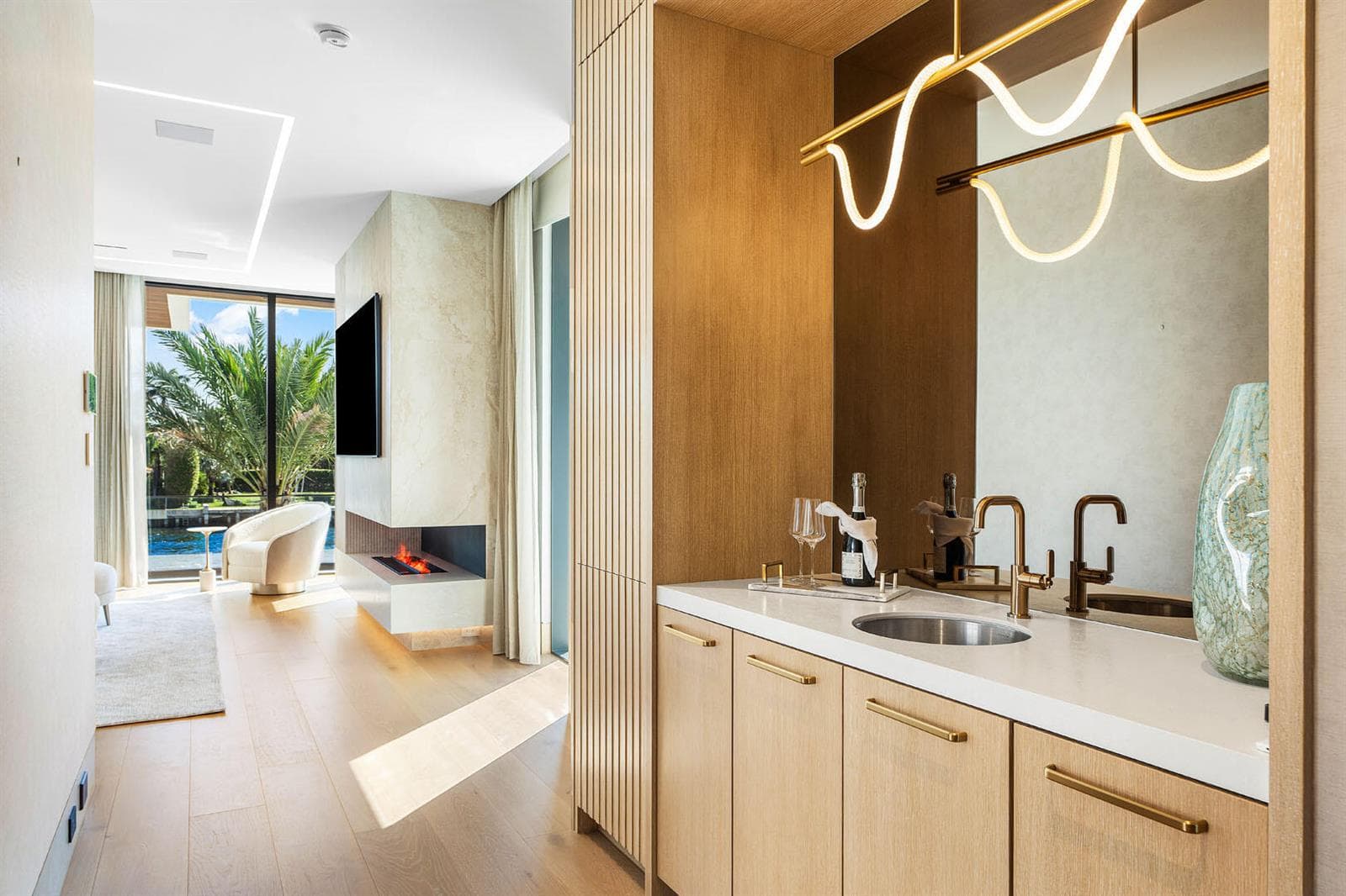 1520_Royal_Palm_Way_69
