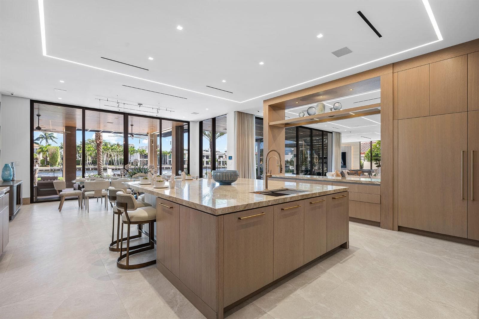 1520_Royal_Palm_Way_19